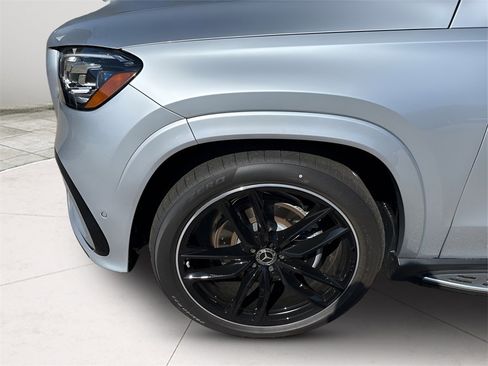 New 2025 Mercedes-Benz GLS 580 4MATIC image 10
