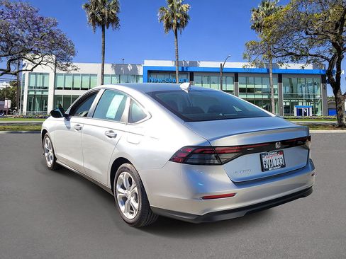 Certified 2025 Honda Accord LX image 3