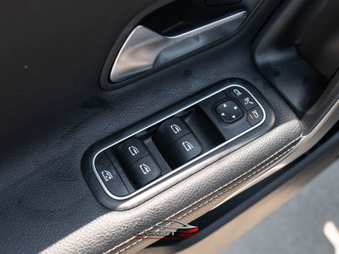 Used 2020 Mercedes-Benz CLA 250 w/ Premium Package image 39