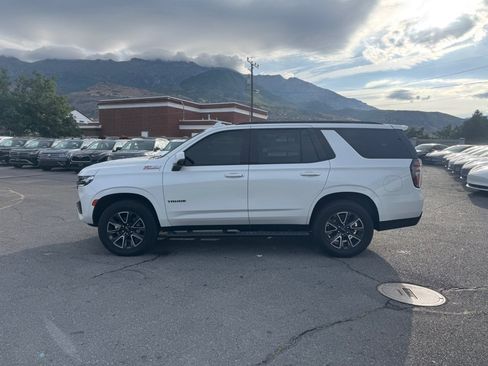 Used 2023 Chevrolet Tahoe Z71 w/ Luxury Package AWD/4WD image 2