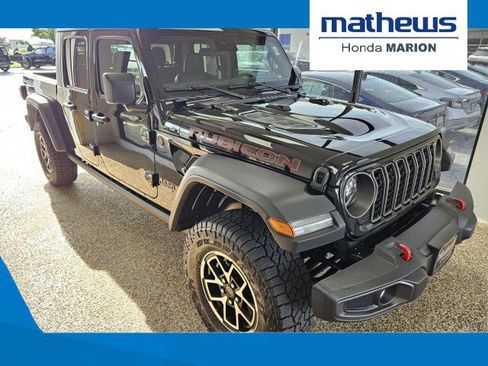 Used 2025 Jeep Gladiator Rubicon w/ Convenience Group AWD/4WD image 1