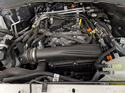 New 2025 Ford Explorer Active image 27