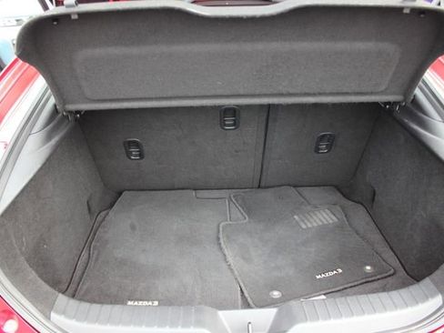 Used 2022 MAZDA MAZDA3 s image 23