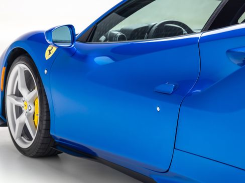Certified 2021 Ferrari F8 Tributo RWD image 22