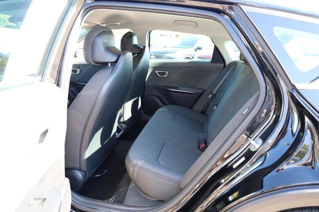 Used 2025 Kia K4 FWD image 20