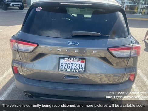 Used 2021 Ford Escape SE w/ SE Sport Appearance Package FWD image 17