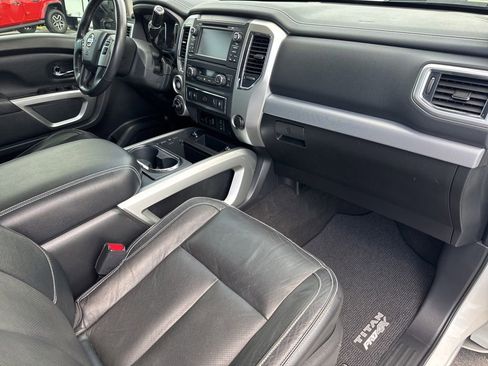 Used 2018 Nissan Titan PRO-4X w/ Pro-4x Convenience Package AWD/4WD image 36