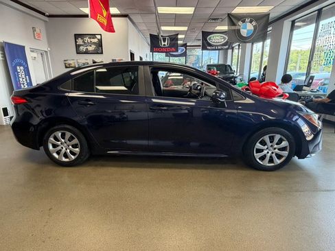 Used 2021 Toyota Corolla LE FWD image 6