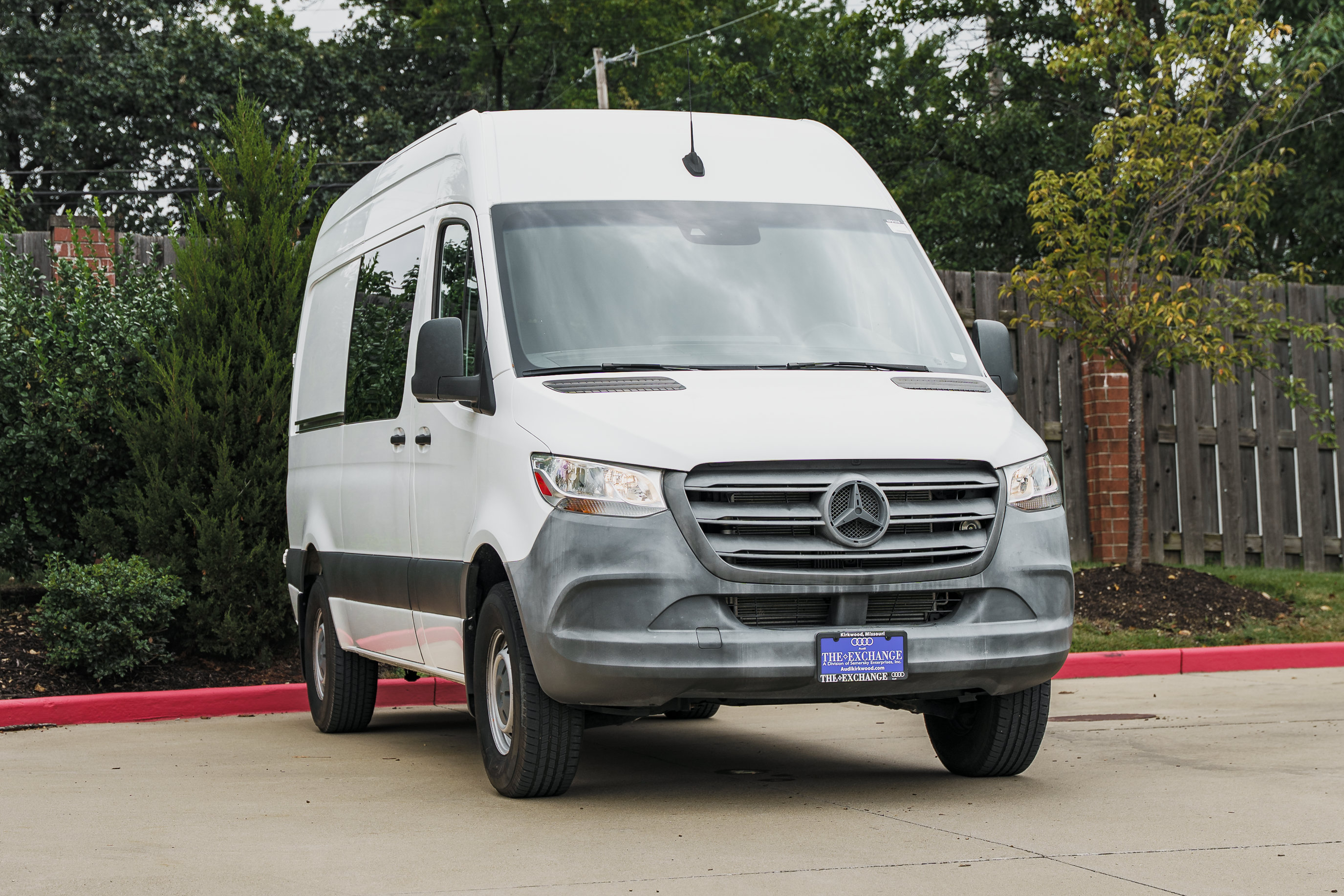 Used 2020 Mercedes-Benz Sprinter 2500 image 1
