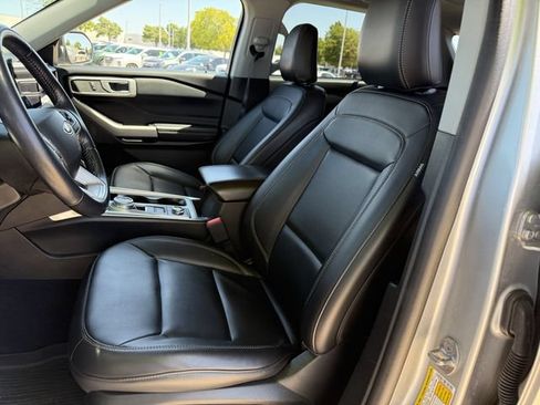 Used 2023 Ford Explorer XLT w/ Equipment Group 202A AWD/4WD image 28