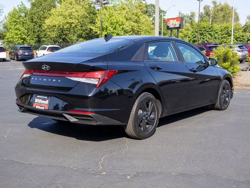 Certified 2023 Hyundai Elantra SEL w/ Preferred Accessory Package FWD image 7