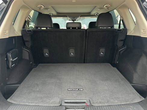 Used 2023 Nissan Rogue SV w/ SV Premium B Package image 21