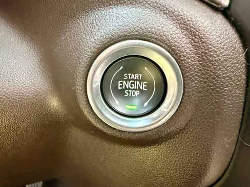 Used 2021 GMC Sierra 2500 Denali w/ Denali Ultimate Package AWD/4WD image 28