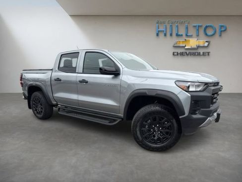 Used 2026 Chevrolet Colorado Trail Boss AWD/4WD image 2