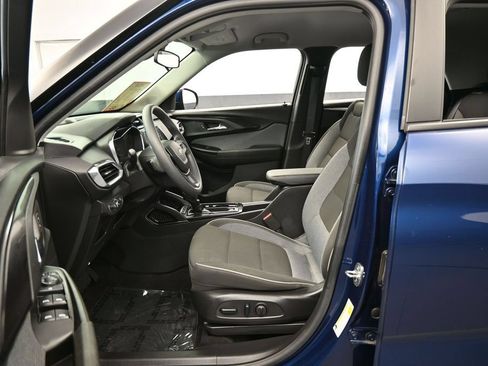 Used 2023 Chevrolet TrailBlazer LT FWD image 11