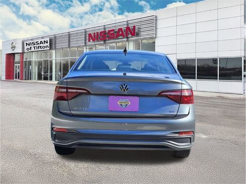 Used 2024 Volkswagen Jetta SE image 6