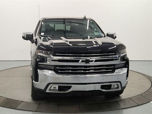 Used 2019 Chevrolet Silverado 1500 LTZ image 2