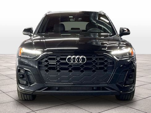 Used 2023 Audi Q5 e Prestige w/ Prestige Package image 3