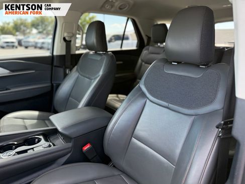 Used 2025 Ford Explorer Active w/ Active Comfort Package AWD/4WD image 22