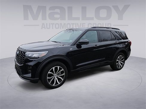 Used 2025 Ford Explorer ST-Line image 7