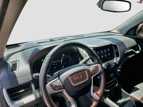 Used 2022 GMC Terrain SLT w/ Tech Package FWD image 11