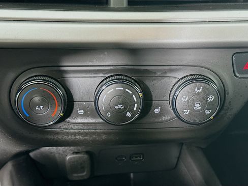 Used 2024 Chevrolet Trax RS image 22