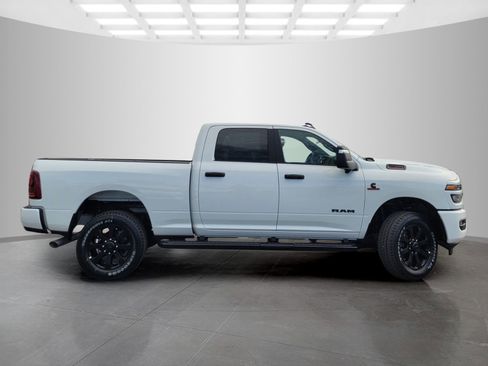 New 2026 RAM 2500 Big Horn AWD/4WD image 4