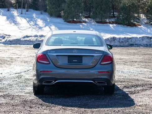 Used 2018 Mercedes-Benz E 300 4MATIC image 4