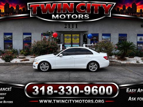 Used 2013 Mercedes-Benz C 250 Sedan image 2