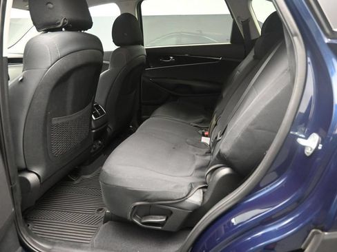 Used 2019 Kia Sorento FWD w/ LX Convenience Package image 20