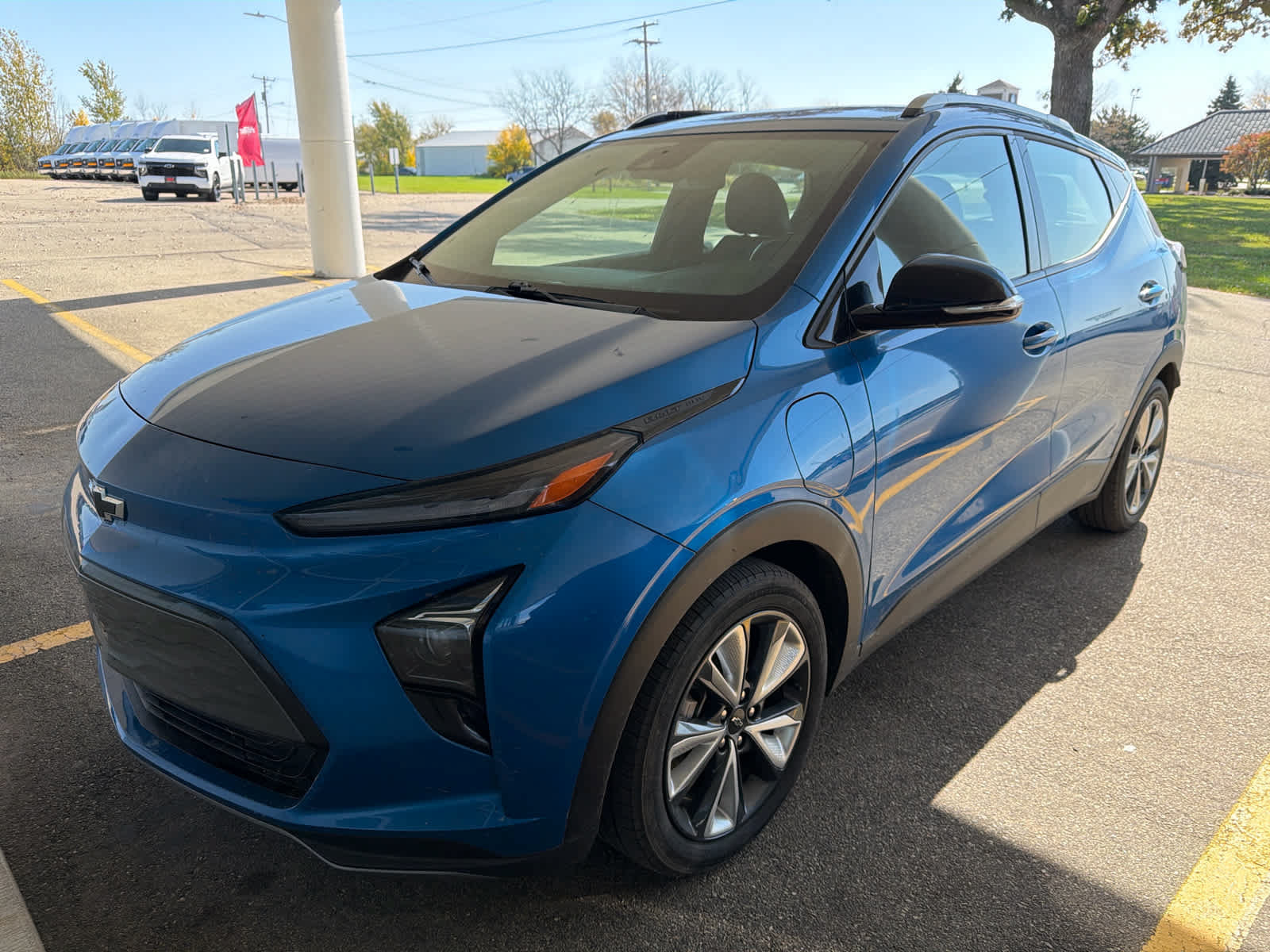 Used 2022 Chevrolet Bolt EUV LT w/ Convenience Package FWD image 1