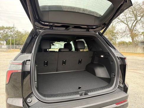 New 2026 Chevrolet Equinox RS image 11