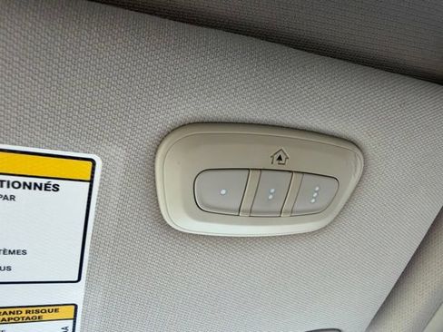 Used 2015 Jeep Cherokee Latitude w/ Comfort/Convenience Group AWD/4WD image 42