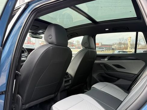 New 2026 Volkswagen Tiguan SE R-Line AWD/4WD image 14