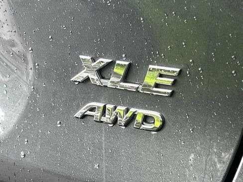Used 2021 Toyota RAV4 XLE AWD/4WD image 12