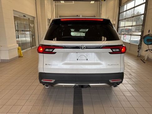 New 2026 Toyota Grand Highlander AWD Hybrid image 4