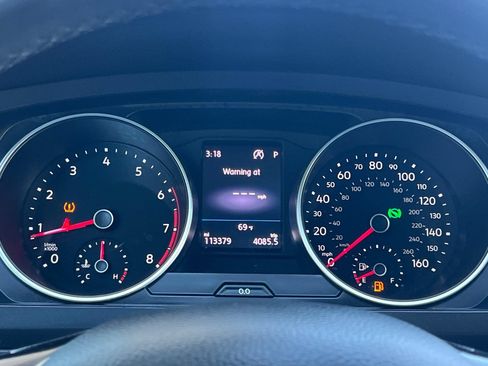 Used 2020 Volkswagen Tiguan SE w/ Panoramic Sunroof Package FWD image 38