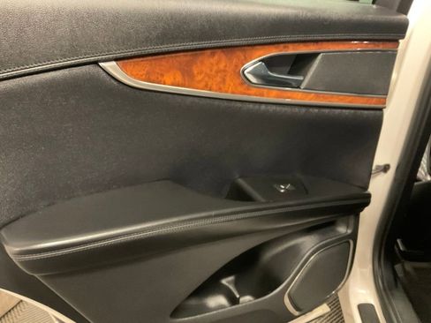 Used 2017 Lincoln MKX Select w/ Select Plus Package AWD/4WD image 28