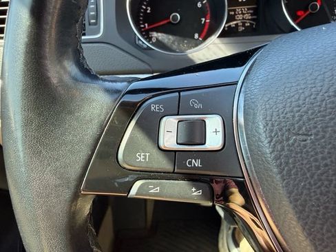 Used 2015 Volkswagen Jetta SE FWD image 26