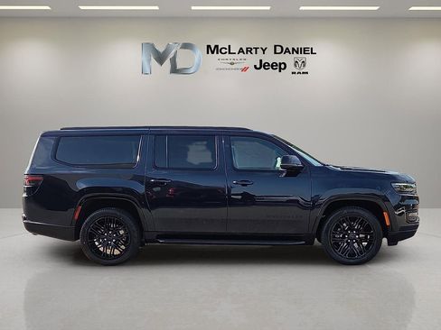 New 2025 Jeep Wagoneer L Series II w/ Premium Group I AWD/4WD image 6