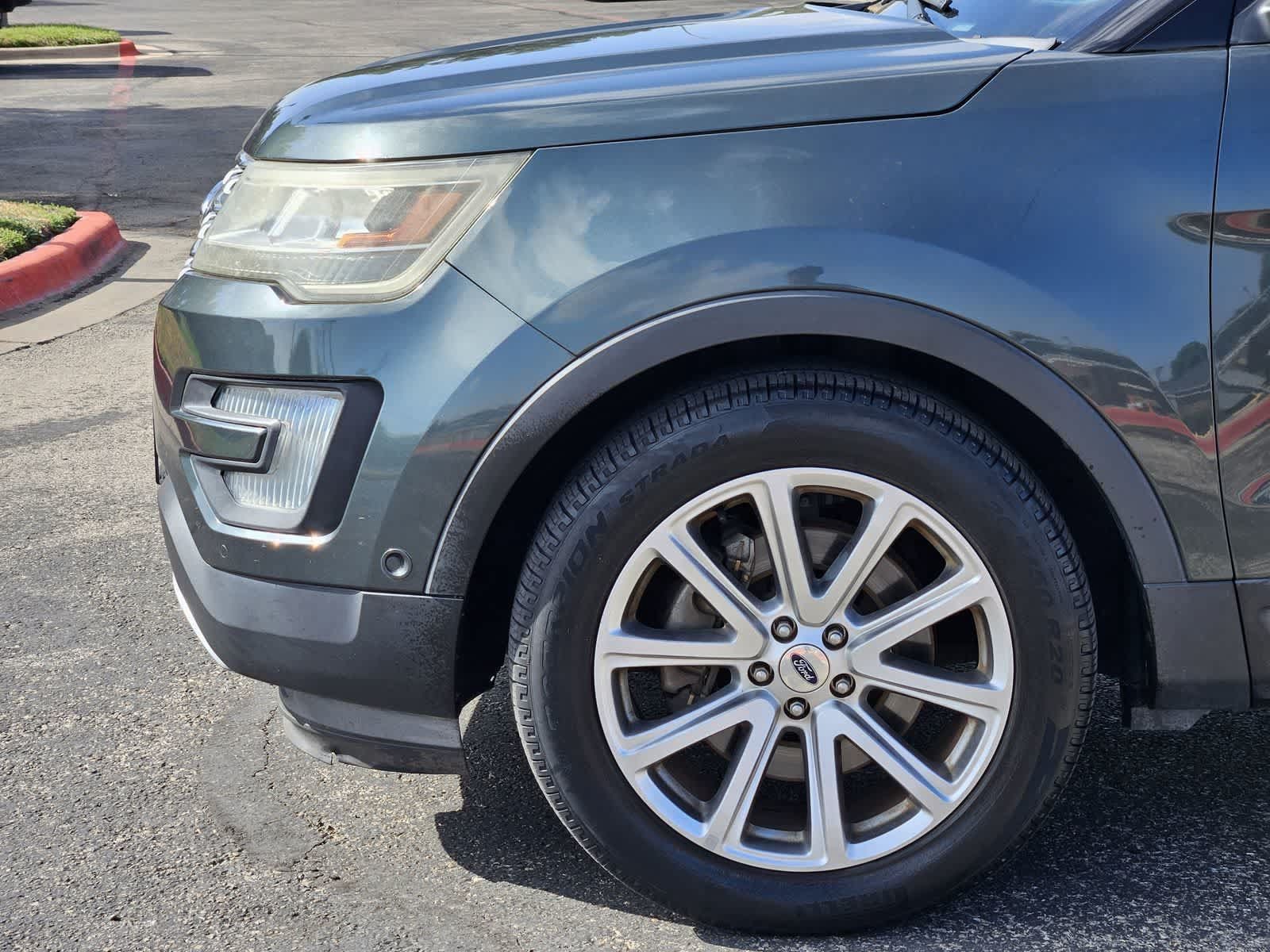 Used 2016 Ford Explorer Limited w/ Equipment Group 301A FWD image 8