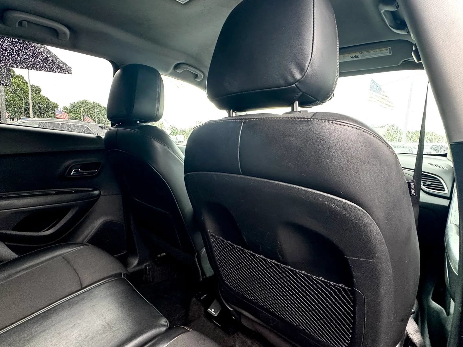 Used 2021 Chevrolet Trax LT w/ Midnight Edition FWD image 19