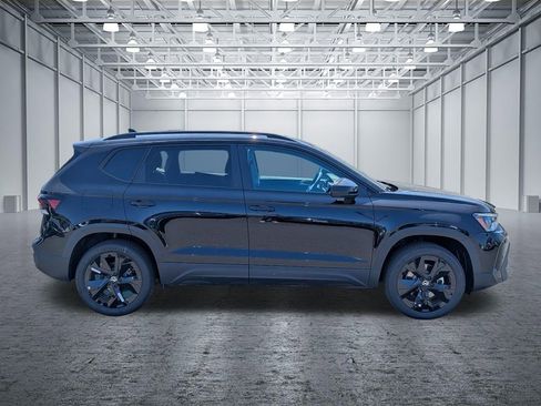New 2026 Volkswagen Taos SE FWD image 6