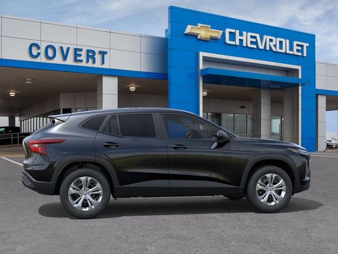 New 2026 Chevrolet Trax LS FWD image 5