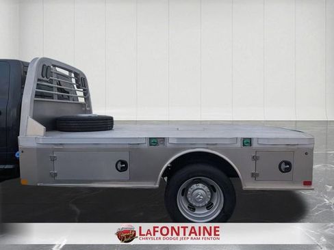 New 2026 RAM 5500 4x4 Crew Cab image 3