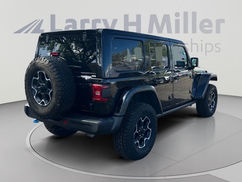 Used 2023 Jeep Wrangler Unlimited Rubicon 4xe w/ Steel Bumper Group AWD/4WD image 5