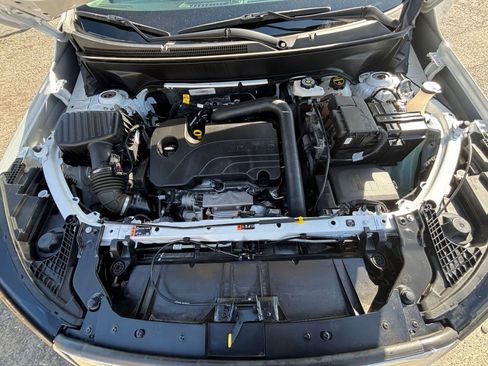 Used 2024 GMC Terrain SLE image 31