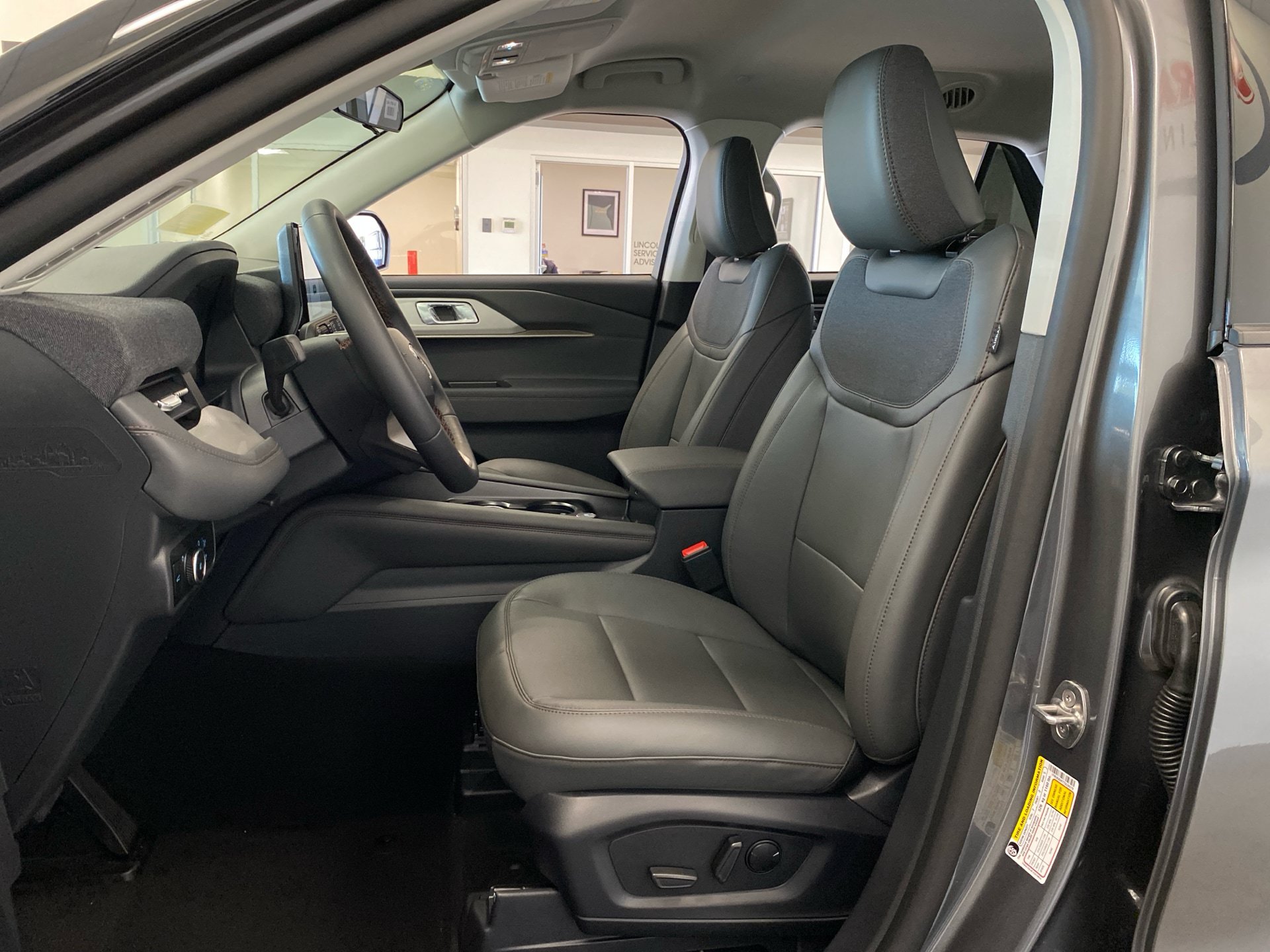 New 2026 Ford Explorer Active w/ Active Comfort Package AWD/4WD image 17
