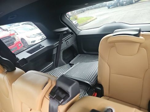 Used 2019 Volvo XC90 T6 Momentum AWD/4WD image 14