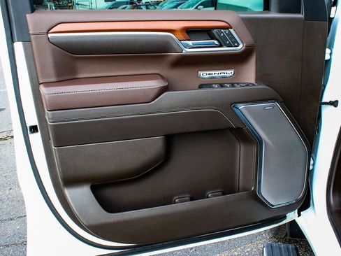 Used 2023 GMC Sierra 1500 Denali w/ Denali Reserve Package image 8